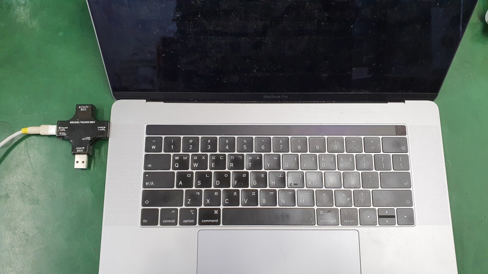 맥북프로 15인치 USB-C 타입 접촉불량, 전원 잭 교체로 해결한 실제 수리 과정