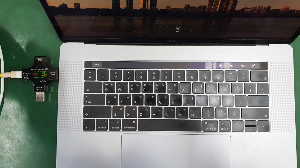 맥북프로 15인치 USB-C 타입 접촉불량, 전원 잭 교체로 해결한 실제 수리 과정
